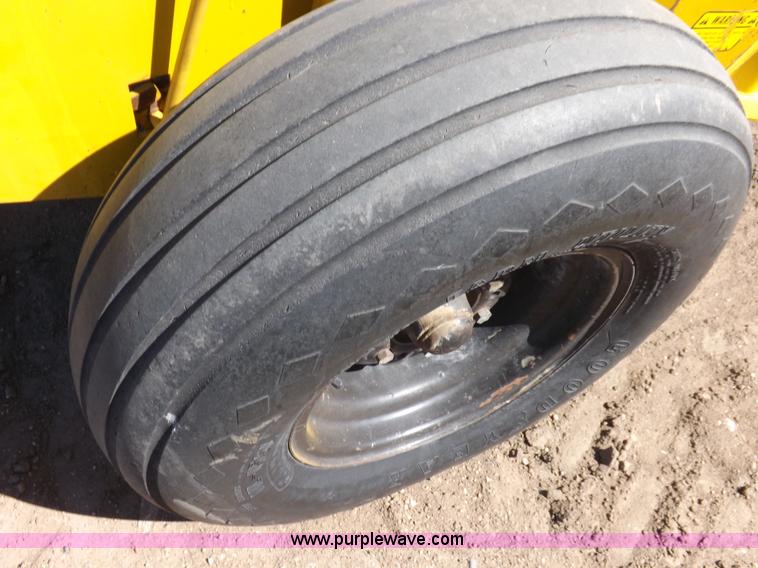 image for item F6486 1975 Vermeer 605 Super C round baler