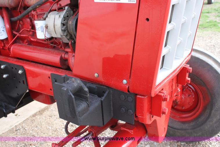 image for item F8672 1980 International 1486 tractor