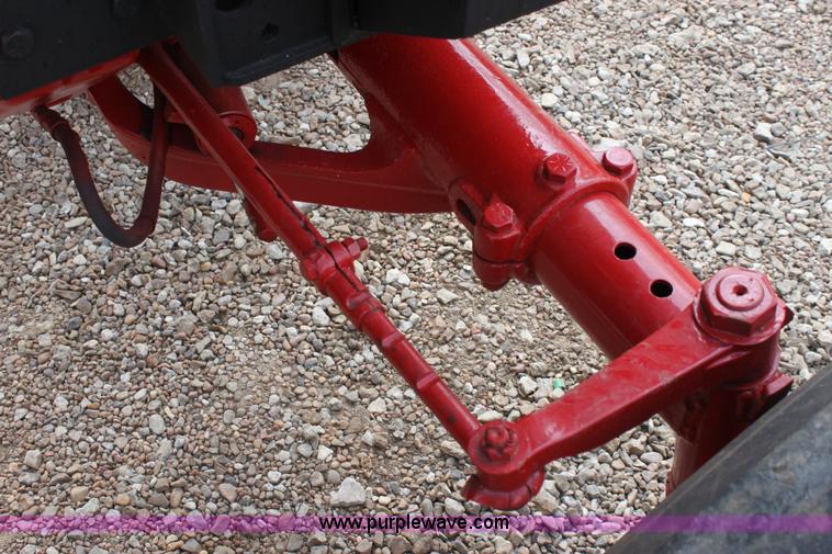 image for item F8672 1980 International 1486 tractor