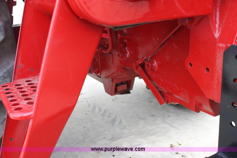 image for item F8672 1980 International 1486 tractor