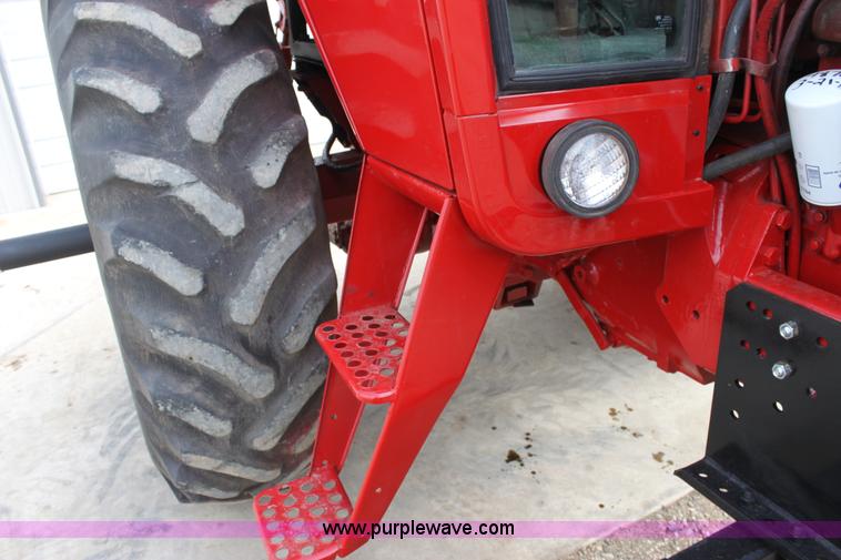 image for item F8672 1980 International 1486 tractor
