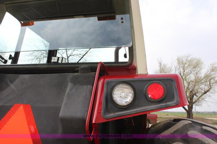 image for item F8672 1980 International 1486 tractor