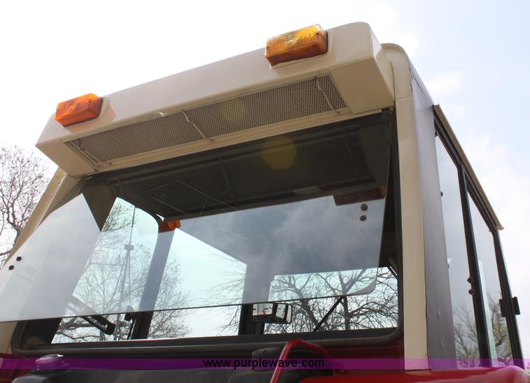 image for item F8672 1980 International 1486 tractor