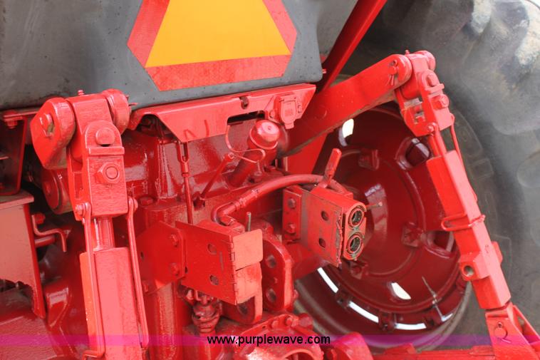 image for item F8672 1980 International 1486 tractor