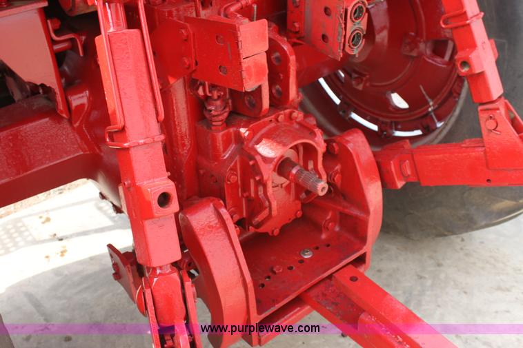 image for item F8672 1980 International 1486 tractor