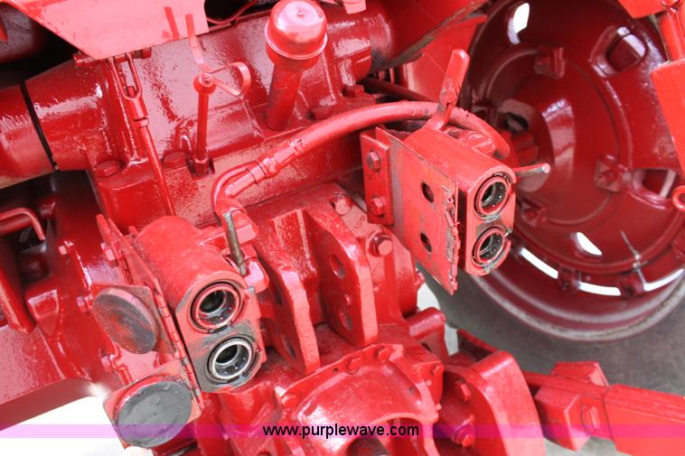 image for item F8672 1980 International 1486 tractor