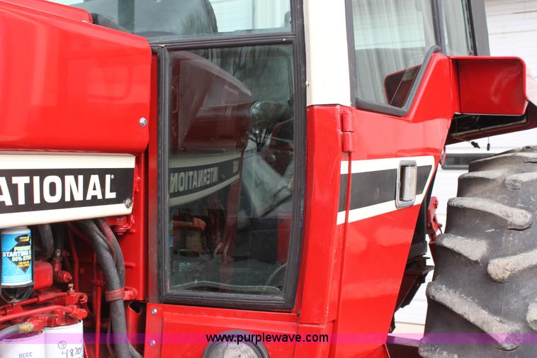 image for item F8672 1980 International 1486 tractor