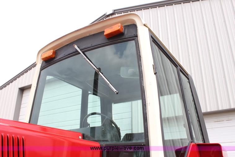 image for item F8672 1980 International 1486 tractor