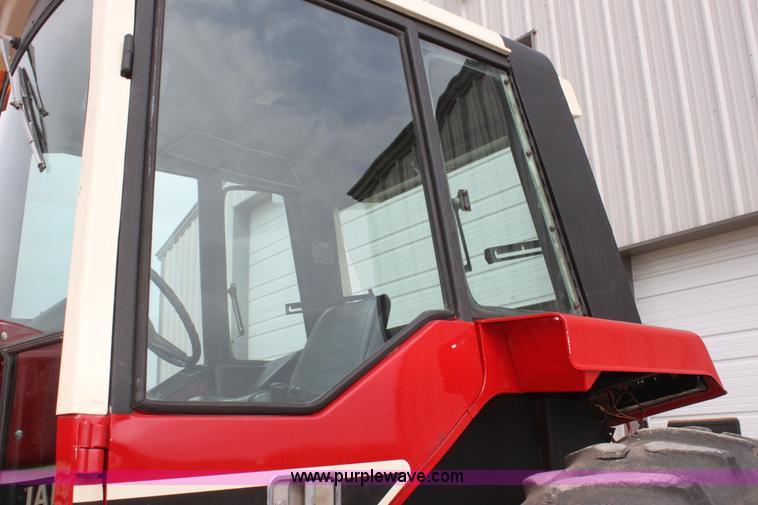image for item F8672 1980 International 1486 tractor