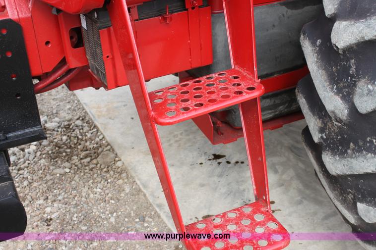 image for item F8672 1980 International 1486 tractor