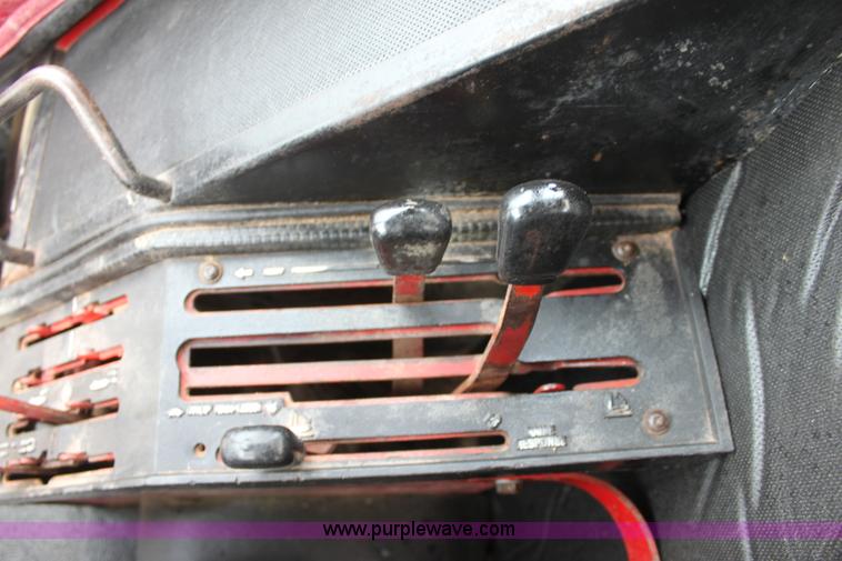 image for item F8672 1980 International 1486 tractor