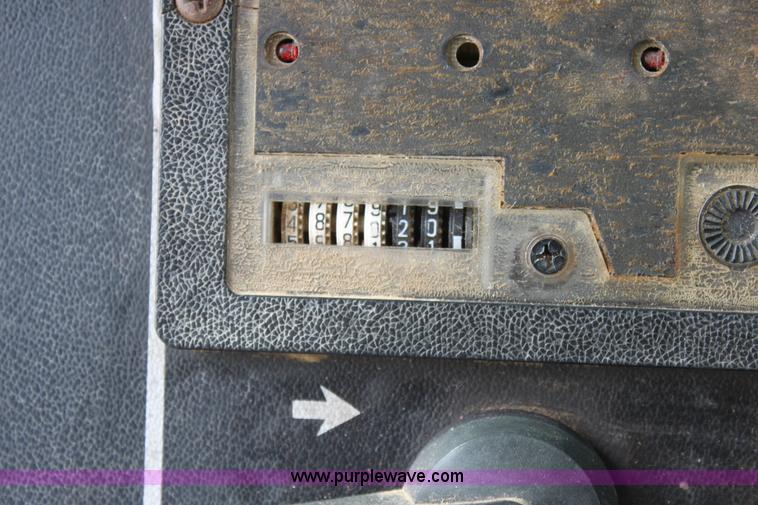 image for item F8672 1980 International 1486 tractor