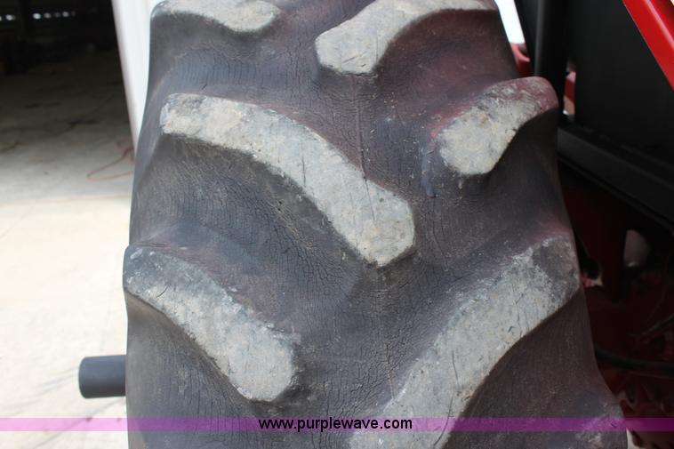 image for item F8672 1980 International 1486 tractor