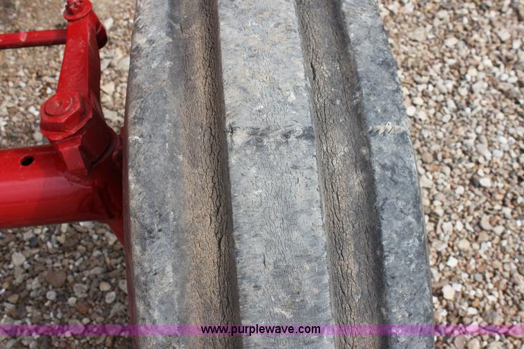 image for item F8672 1980 International 1486 tractor