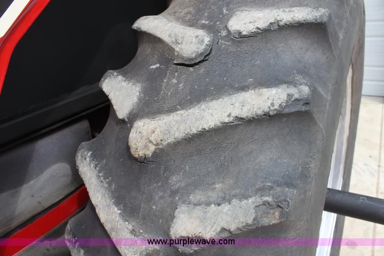 image for item F8672 1980 International 1486 tractor