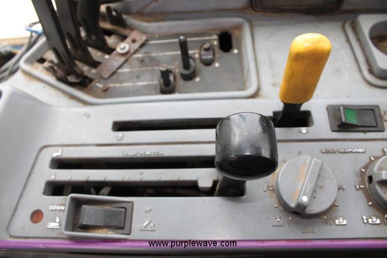 image for item F8682 Case IH 7140 MFWD tractor