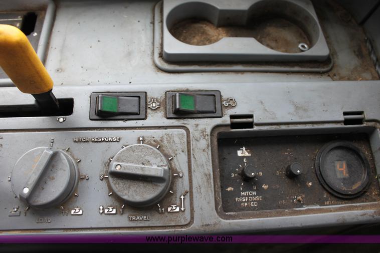 image for item F8682 Case IH 7140 MFWD tractor