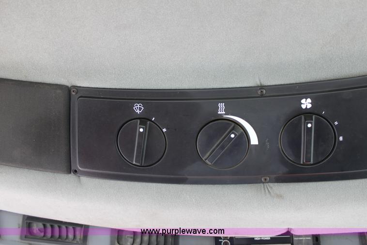 image for item F8682 Case IH 7140 MFWD tractor