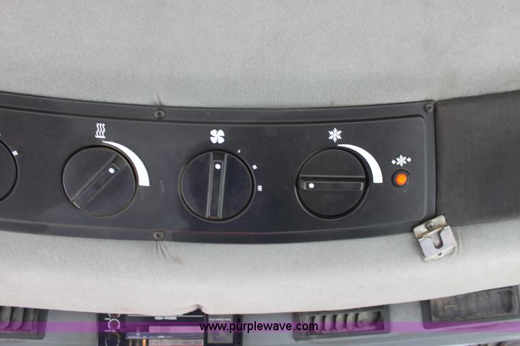 image for item F8682 Case IH 7140 MFWD tractor