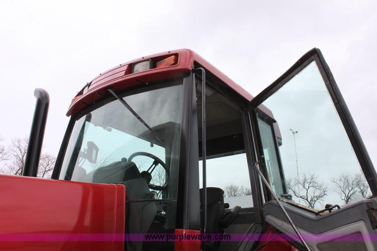 image for item F8682 Case IH 7140 MFWD tractor