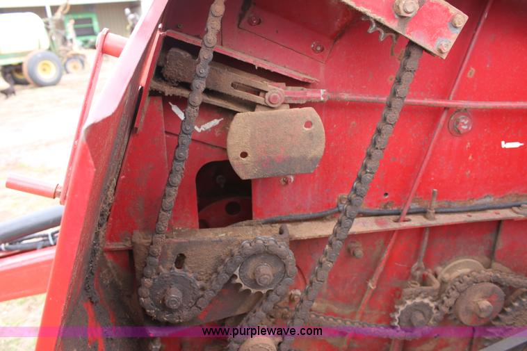 image for item F8699 Case IH 8465A baler