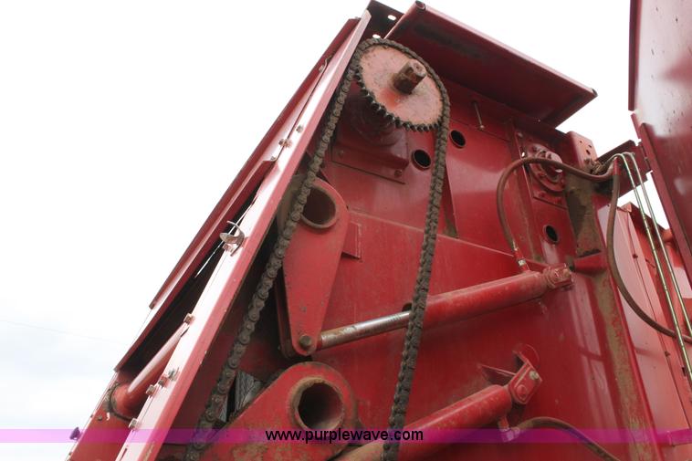 image for item F8699 Case IH 8465A baler
