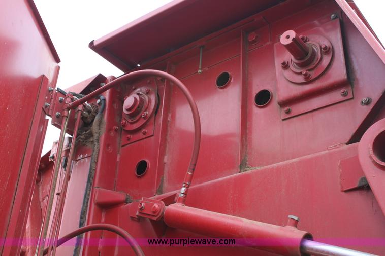 image for item F8699 Case IH 8465A baler