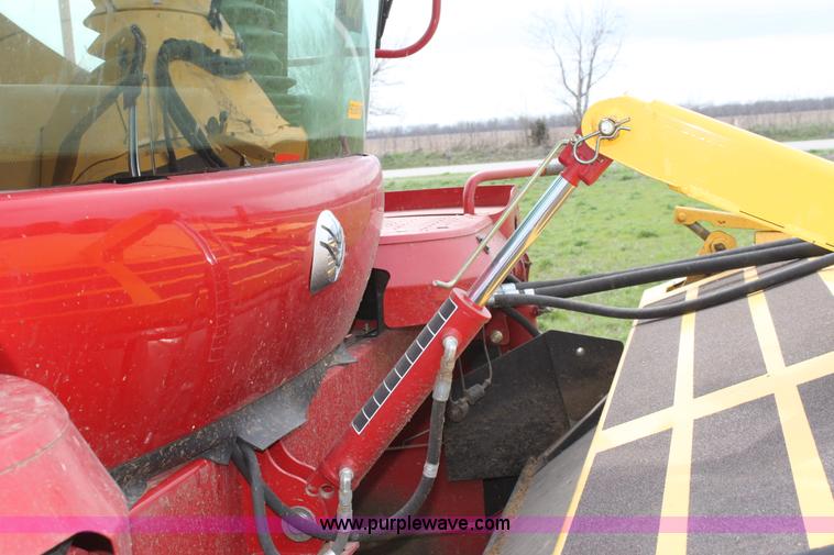 image for item F8710 2012 New Holland H8080 self-propelled swather