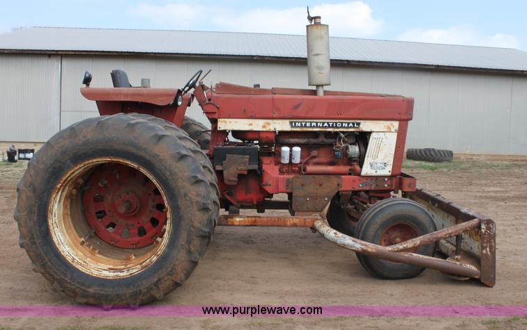 image for item F8711 International 966 tractor