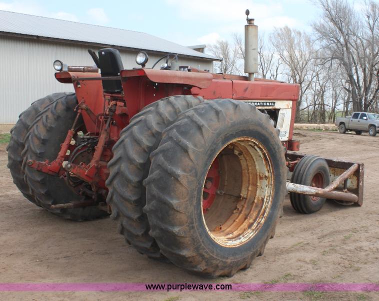 image for item F8711 International 966 tractor