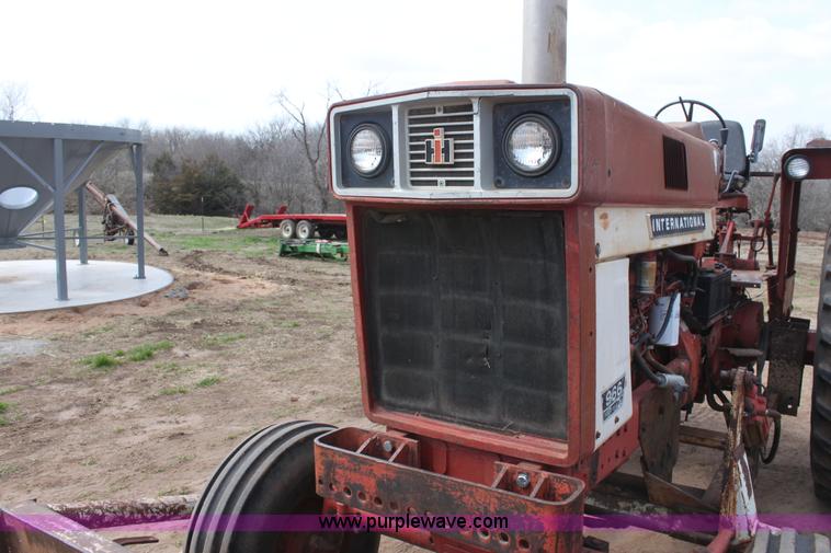 image for item F8711 International 966 tractor