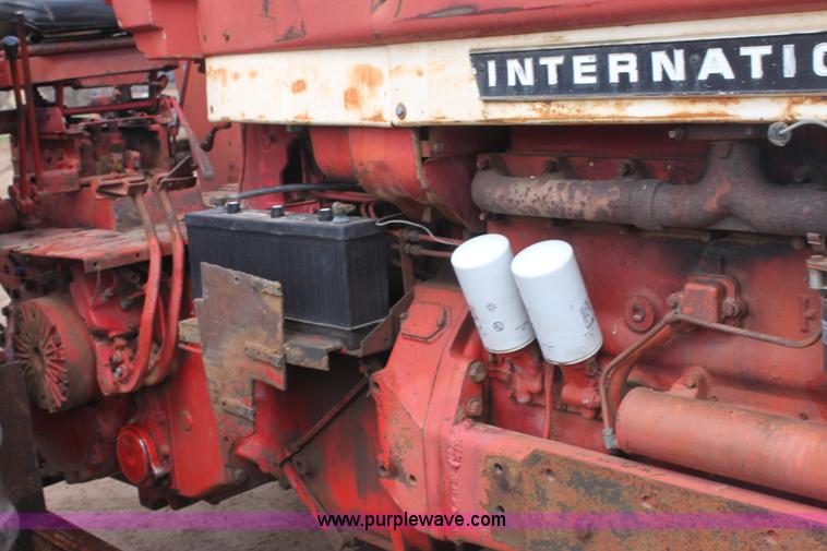 image for item F8711 International 966 tractor