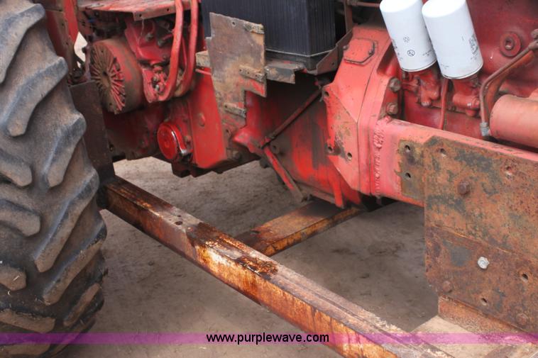 image for item F8711 International 966 tractor