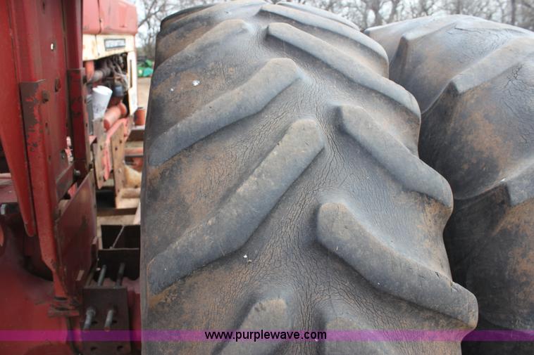 image for item F8711 International 966 tractor