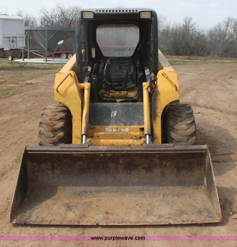 image for item F8712 1999 John Deere 250 skid steer