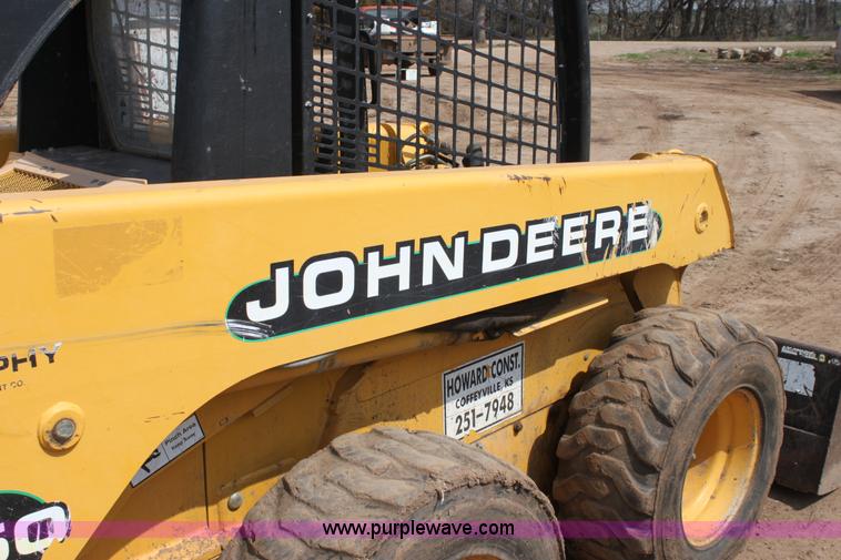 image for item F8712 1999 John Deere 250 skid steer