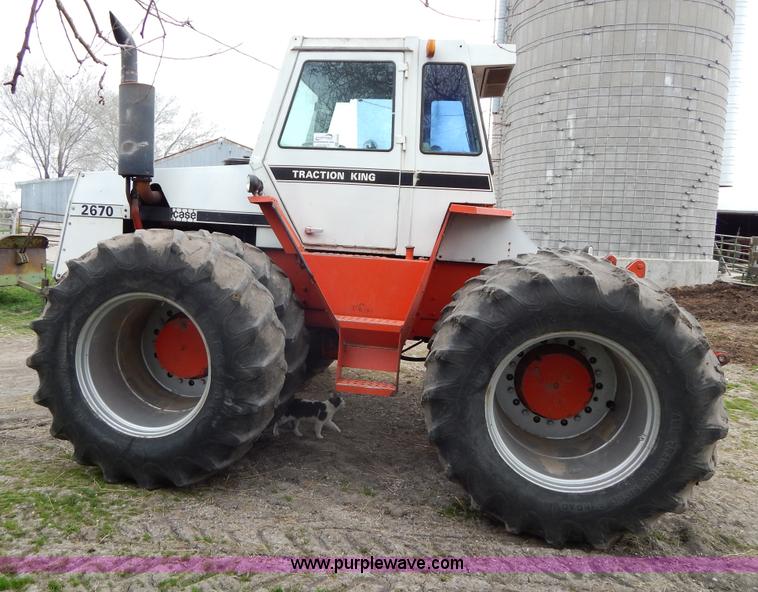 image for item G3079 1977 Case 2670 Traction King tractor