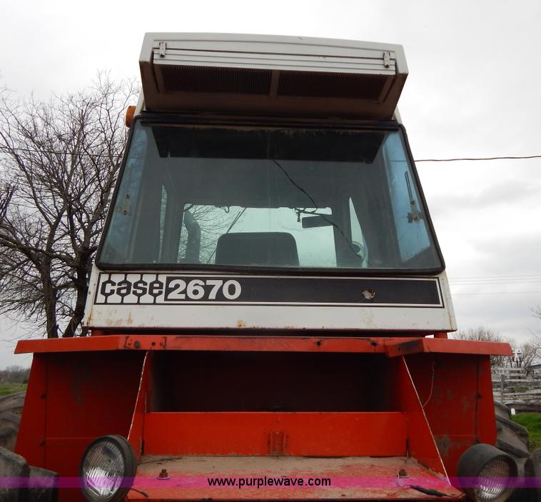 image for item G3079 1977 Case 2670 Traction King tractor