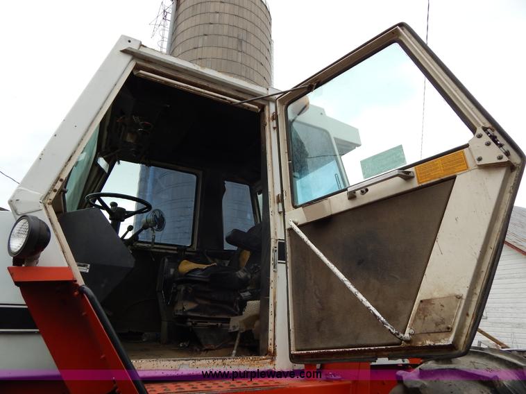 image for item G3079 1977 Case 2670 Traction King tractor