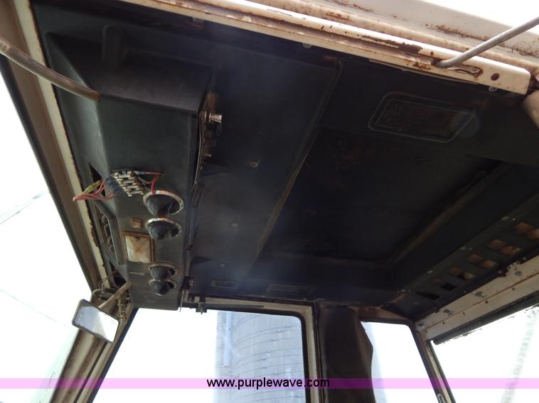 image for item G3079 1977 Case 2670 Traction King tractor