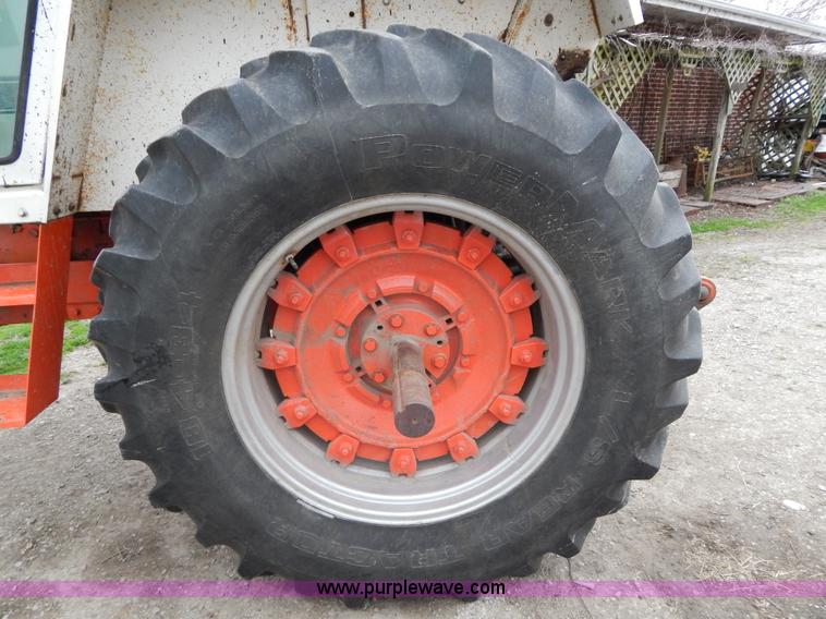 image for item G3080 1977 Case 1070 Agri King tractor