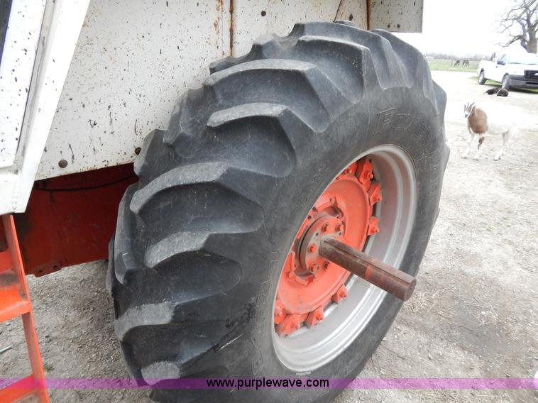 image for item G3080 1977 Case 1070 Agri King tractor
