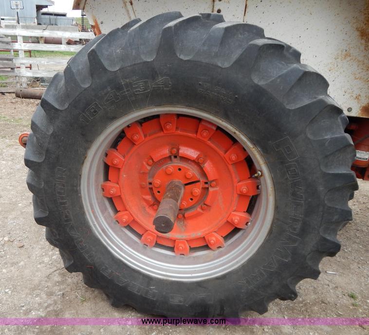 image for item G3080 1977 Case 1070 Agri King tractor