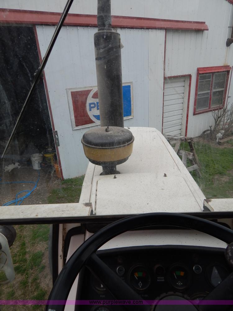 image for item G3080 1977 Case 1070 Agri King tractor