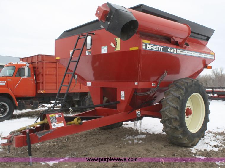 image for item G5260 2006 Brent 420 grain cart