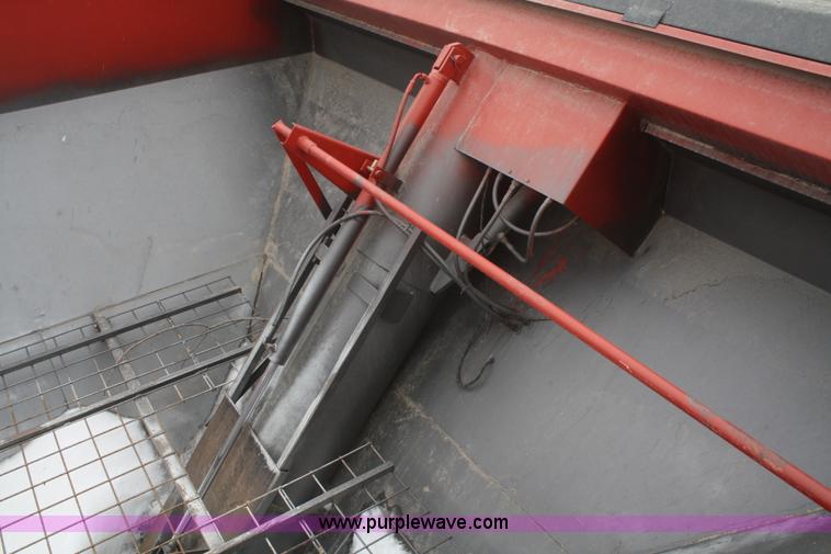 image for item G5260 2006 Brent 420 grain cart