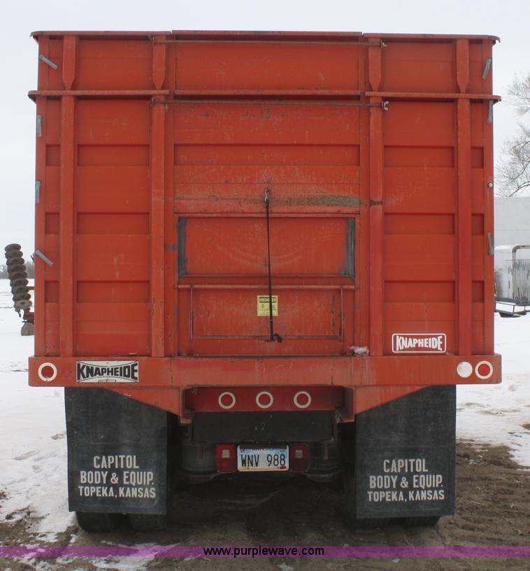 image for item G5261 1972 International FleetStar 2010 grain truck