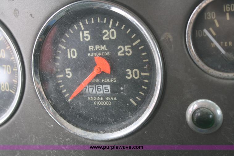 image for item G5261 1972 International FleetStar 2010 grain truck