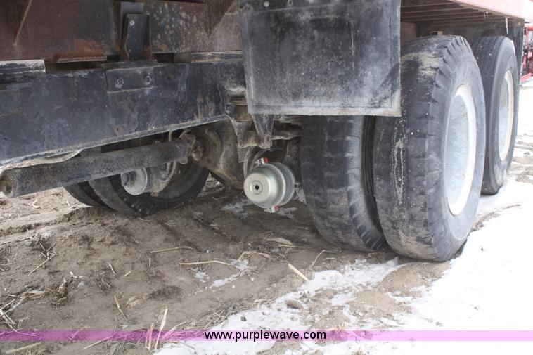 image for item G5261 1972 International FleetStar 2010 grain truck