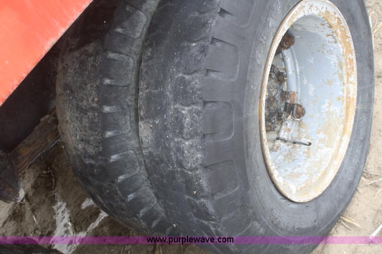 image for item G5261 1972 International FleetStar 2010 grain truck